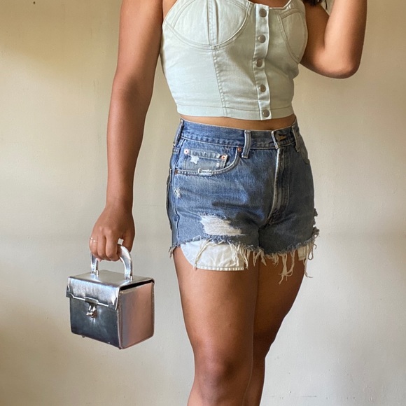 LEVI’S distressed shorts - Picture 4 of 16